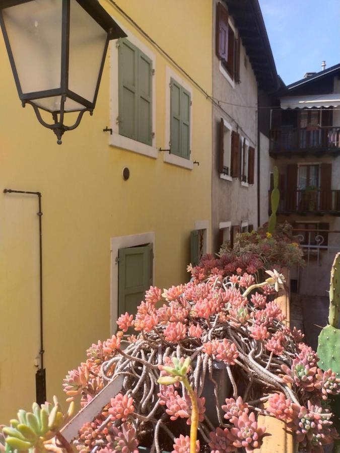 Hotel La Tana Dell'Artista à Arco Extérieur photo